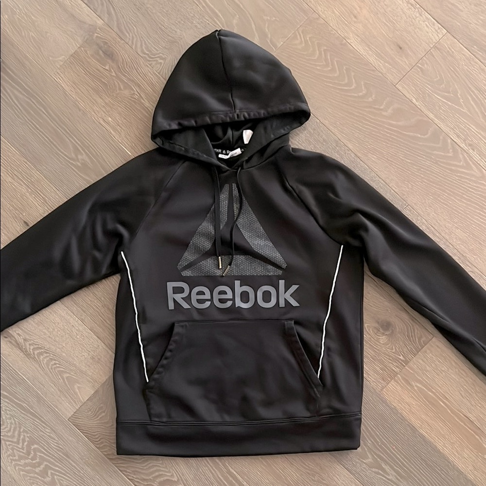 🌟HP🌟Unisex black Reebok sweatshirt. Size:S. Gently Used.